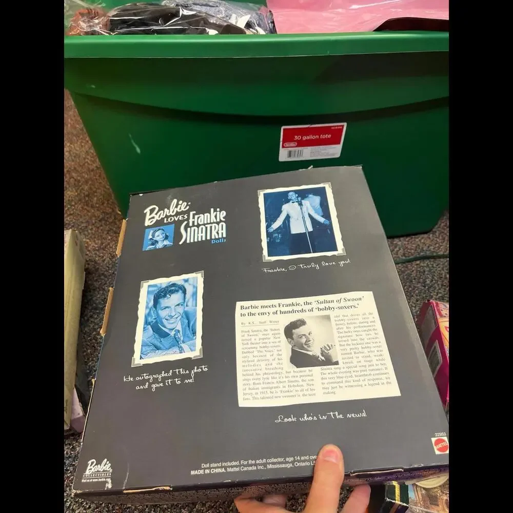 Mattel Barbie Loves Frank Sinatra Collectors Set 22953‎